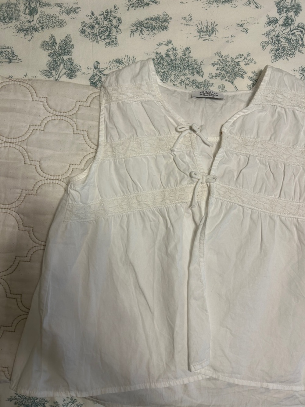 WHITE TANK